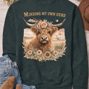 Floral Highland Cow Graphic Sweatshirt - Dark Green